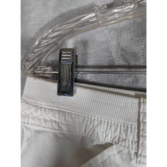 Chico's cropped pants sz 1 whiteW33" Leg wid 20"Ins 14 .5"Hips 42" - Picture 6 of 11